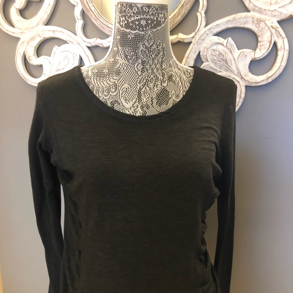 Neiman Marcus Ruched Grey Top - Picture 2 of 4